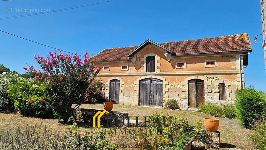 Propriété de caractère du XIXe siècle avec vue sur l’estuaire, 1,2 hectare, dépendances et piscine - photo 5