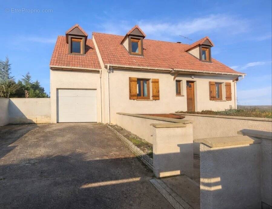Maison à LIZY-SUR-OURCQ