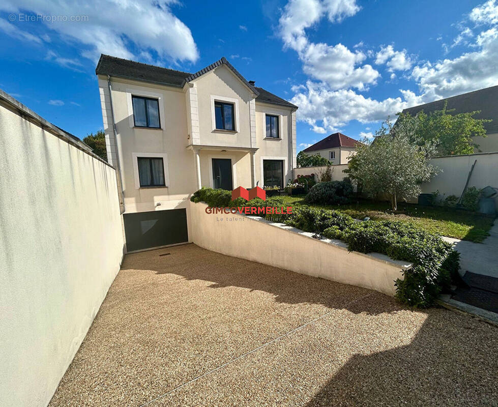 Maison à CARRIERES-SOUS-POISSY