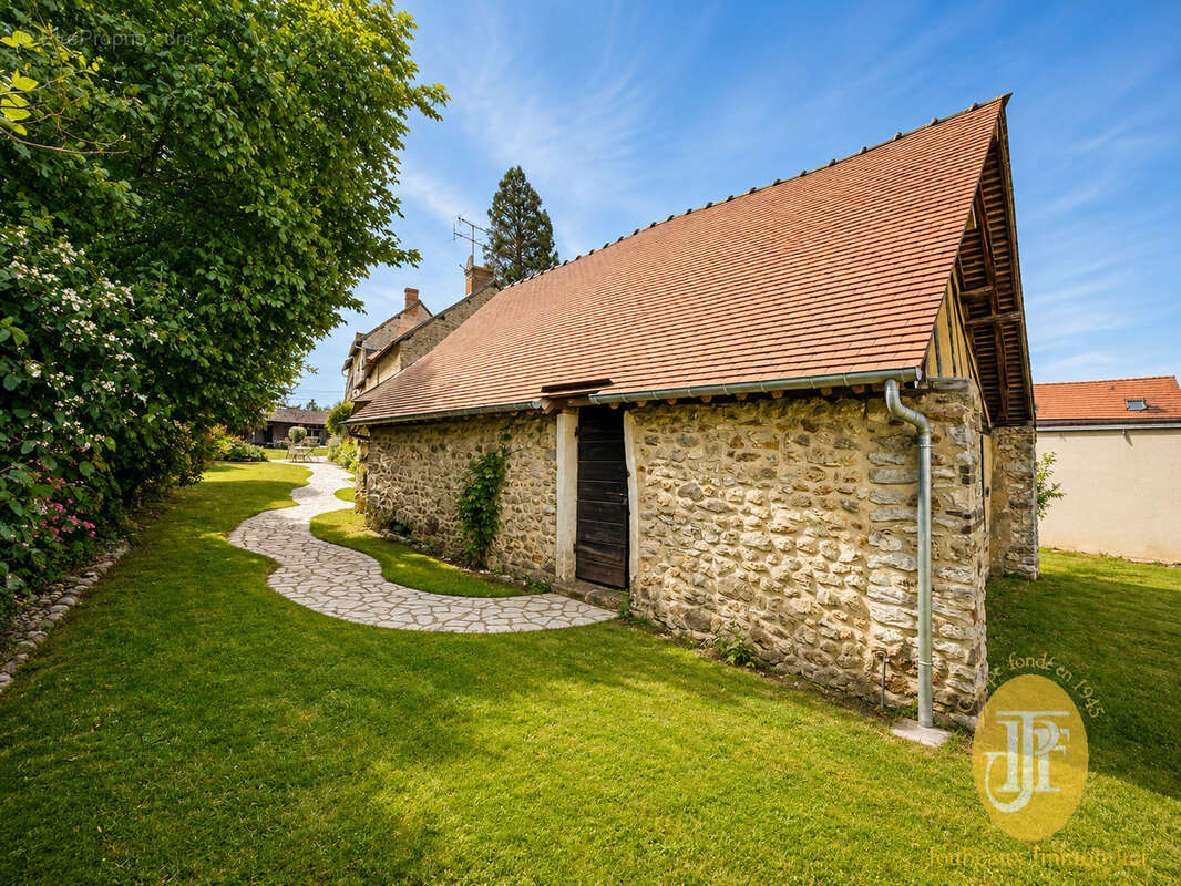Maison à LA CHAPELLE-REANVILLE