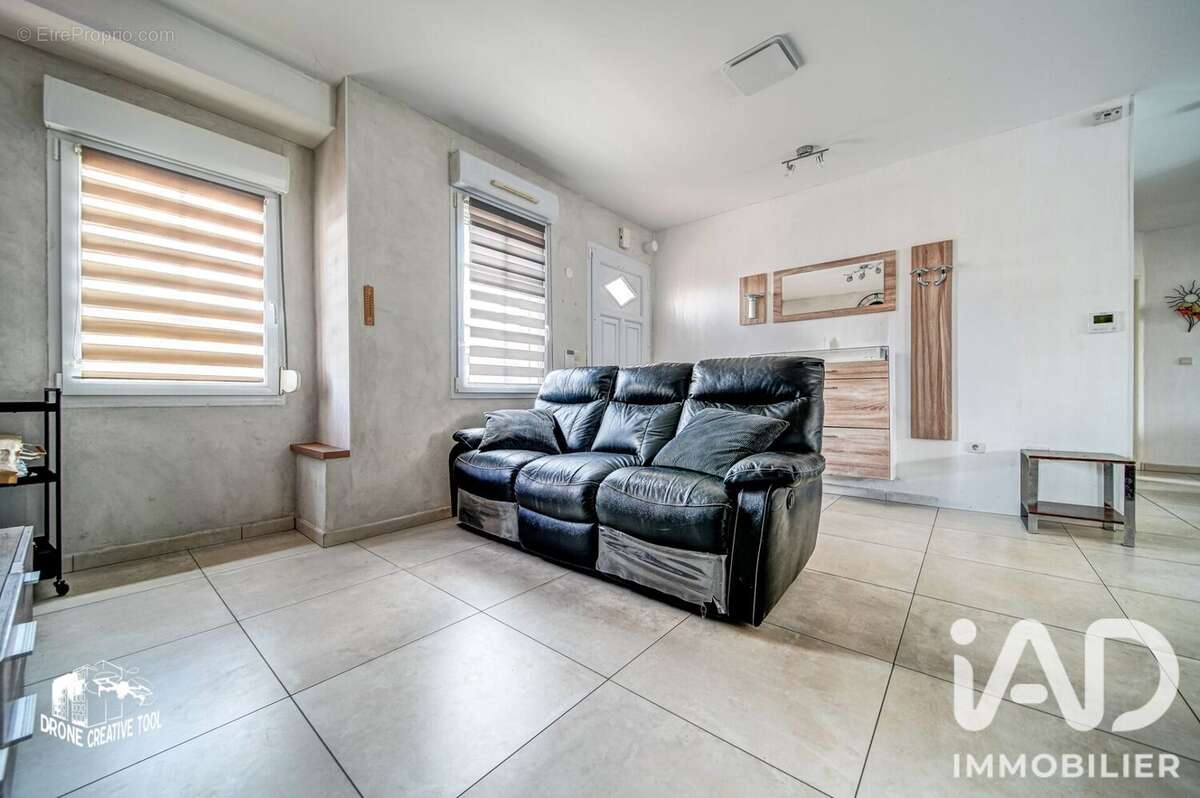 Maison 87 m² à Charly-Oradour  - photo 4