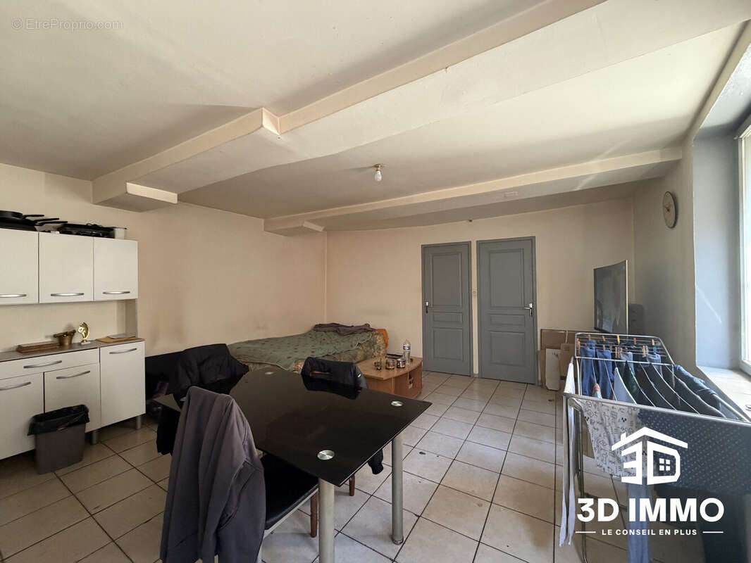 Appartement à AVESNES-SUR-HELPE