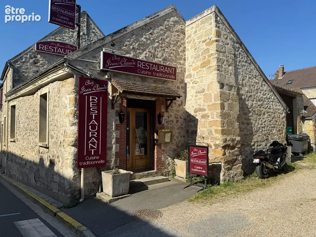Restaurant BOISSY L'AILLERIE 110  m² ,8 mn de PONTOISE  terrasse + APPT de 48 M² en Duplex - photo 1