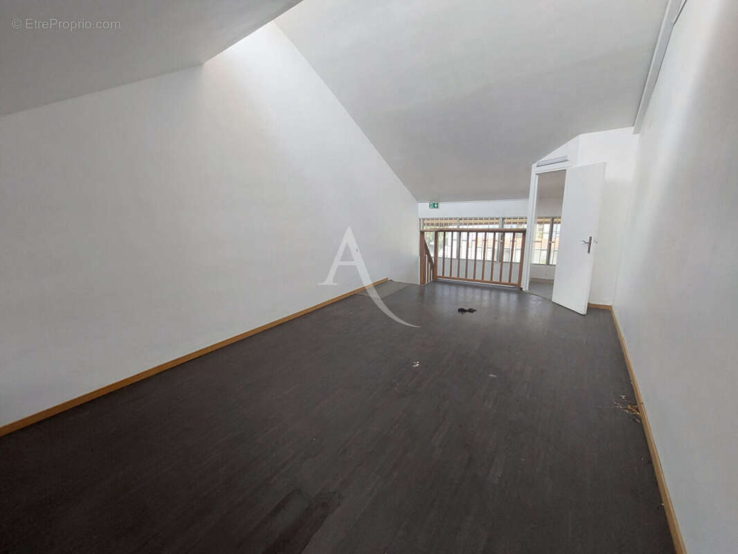 Commerce à SCHOELCHER