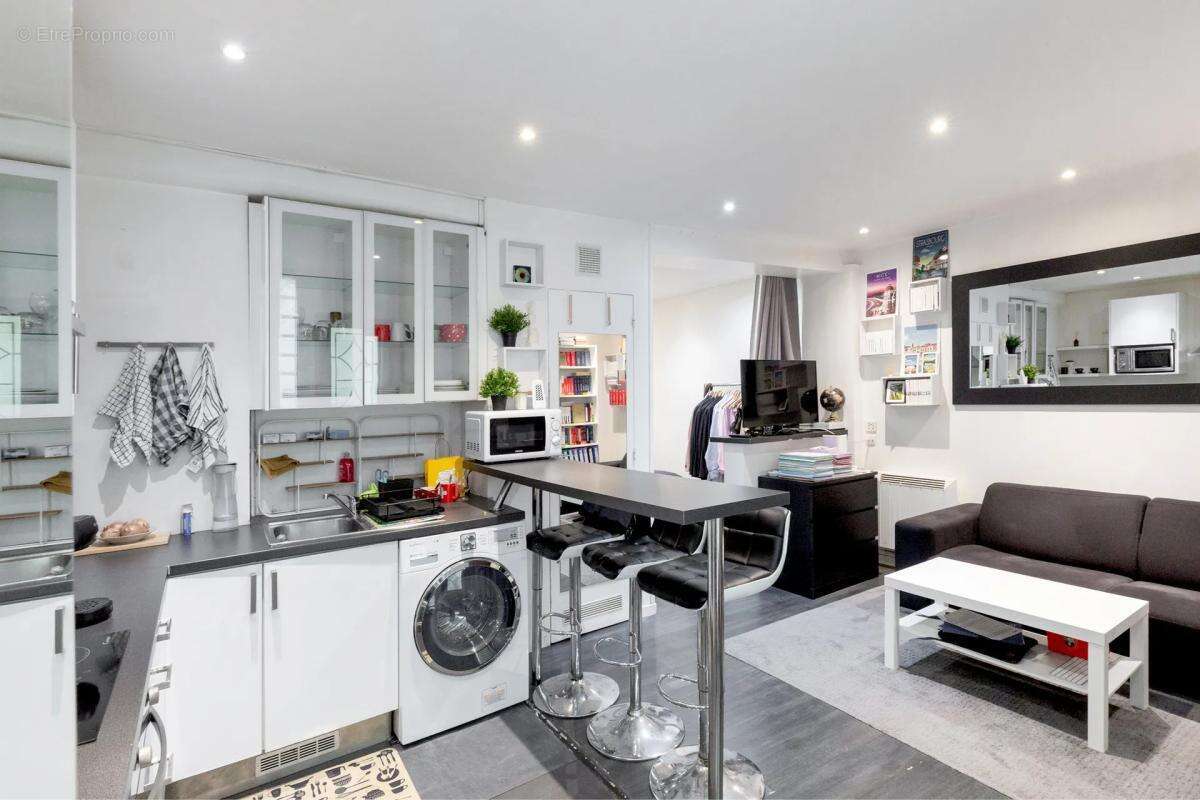 Appartement à PARIS-3E