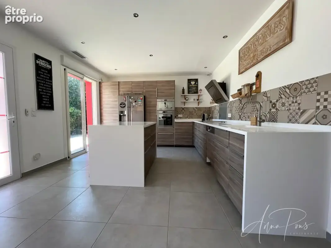 Dpt Var (83), à vendre HYERES Villa sans vis à vis- 1000m² de terrain - 3 chambres  - piscine - jardin - GARAGE - photo 2