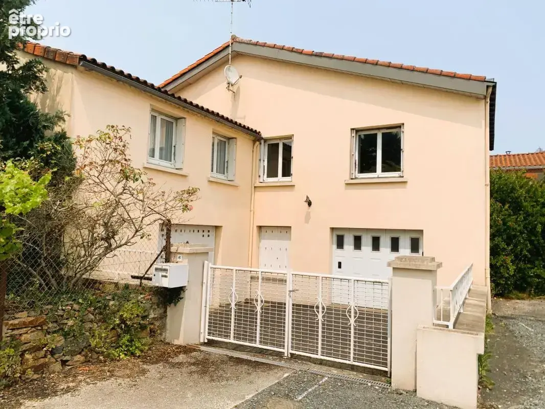 Maison familiale 121 M2 plein bourg - photo 2