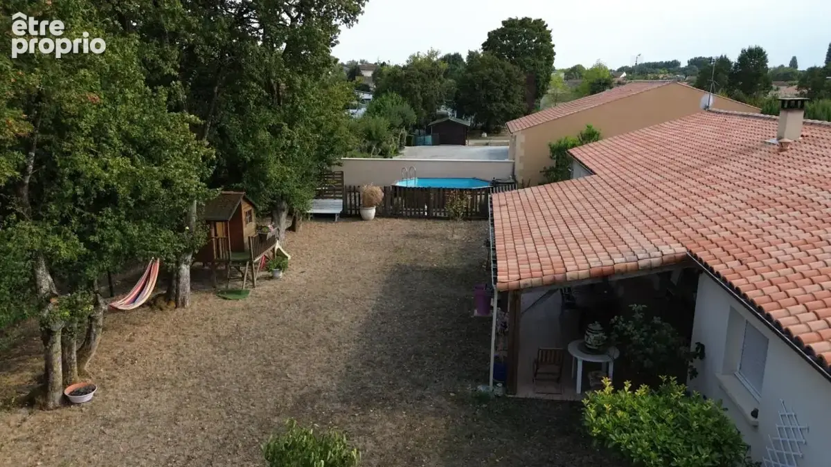 Maison traditionnelle à vendre 7 pièces MATHA (17) - photo 4