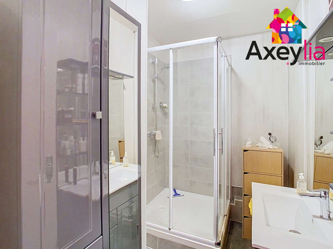 A vendre- roanne bords de loire-appartement t3 avec garage - photo 5