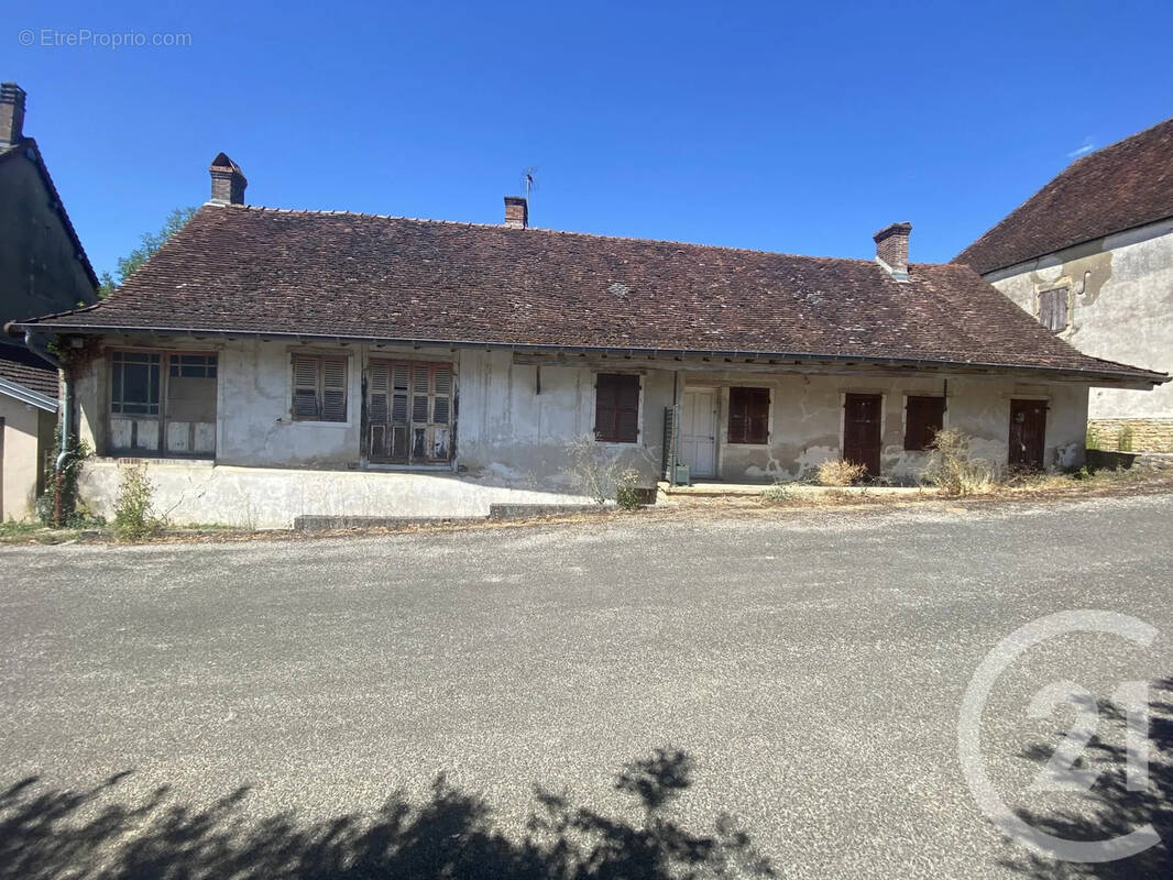 Maison à SAVIGNY-EN-REVERMONT