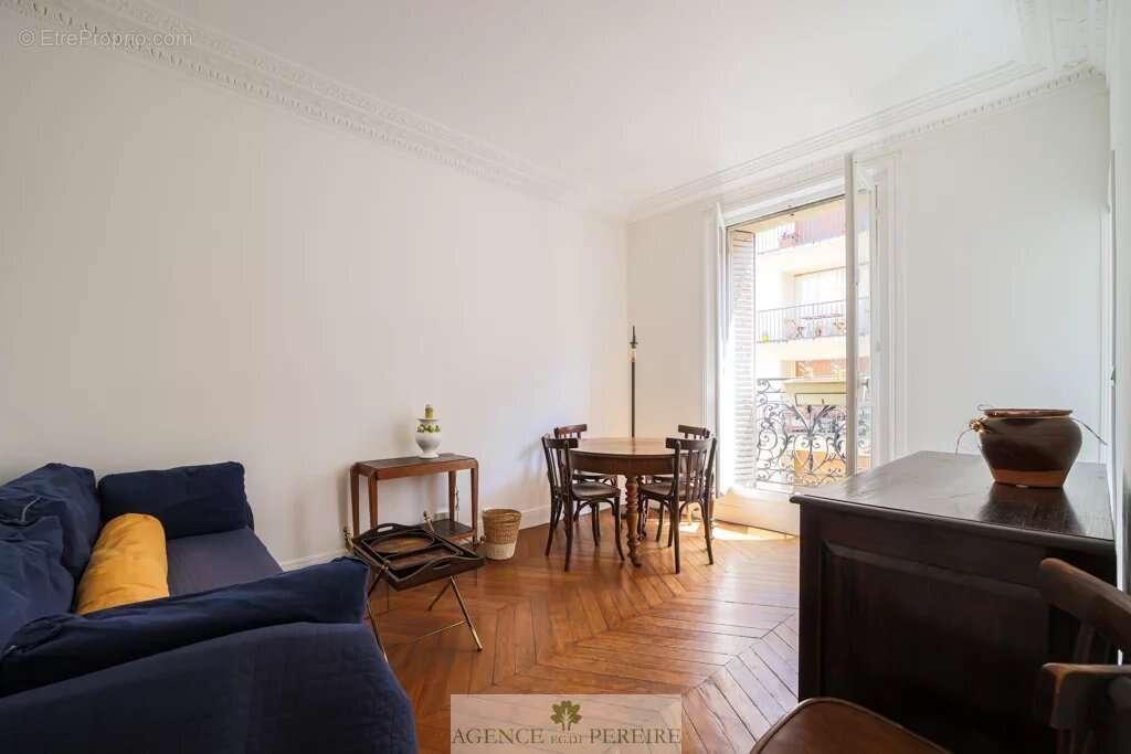 Appartement à PARIS-17E