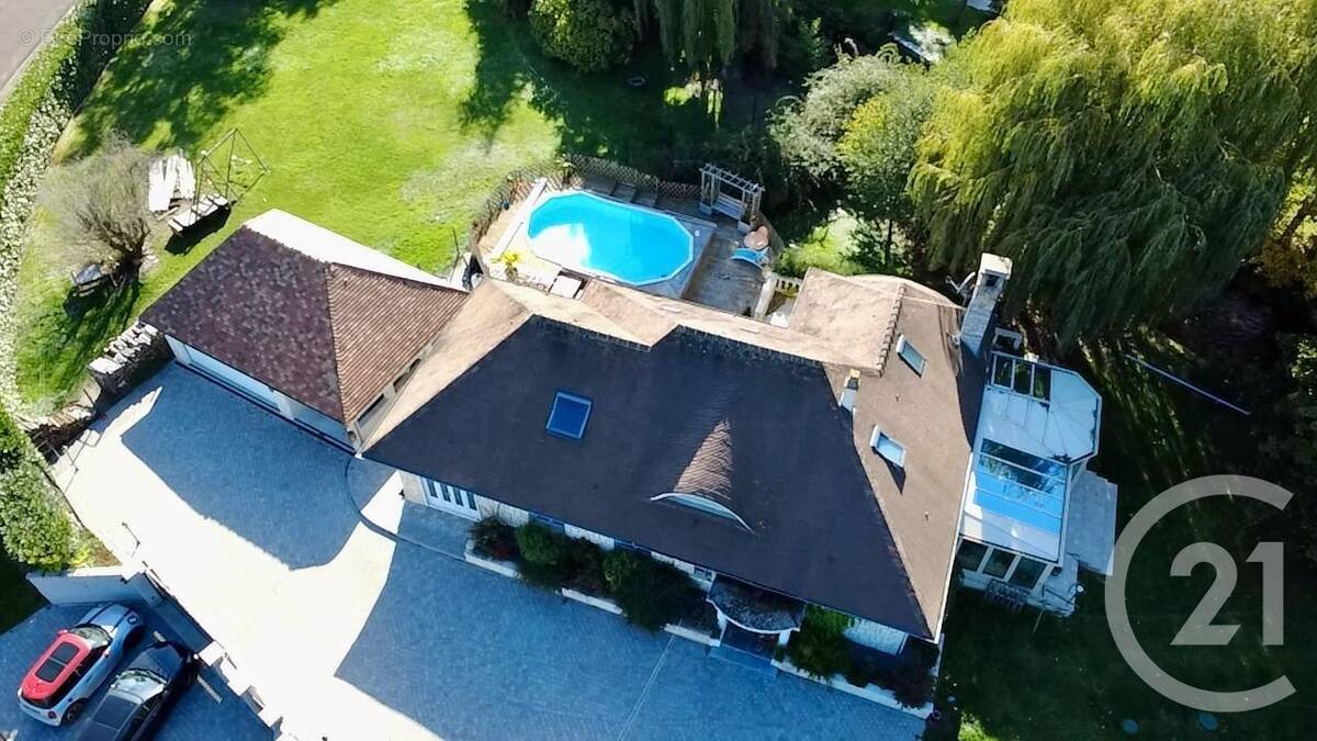 Maison à IVRY-LA-BATAILLE