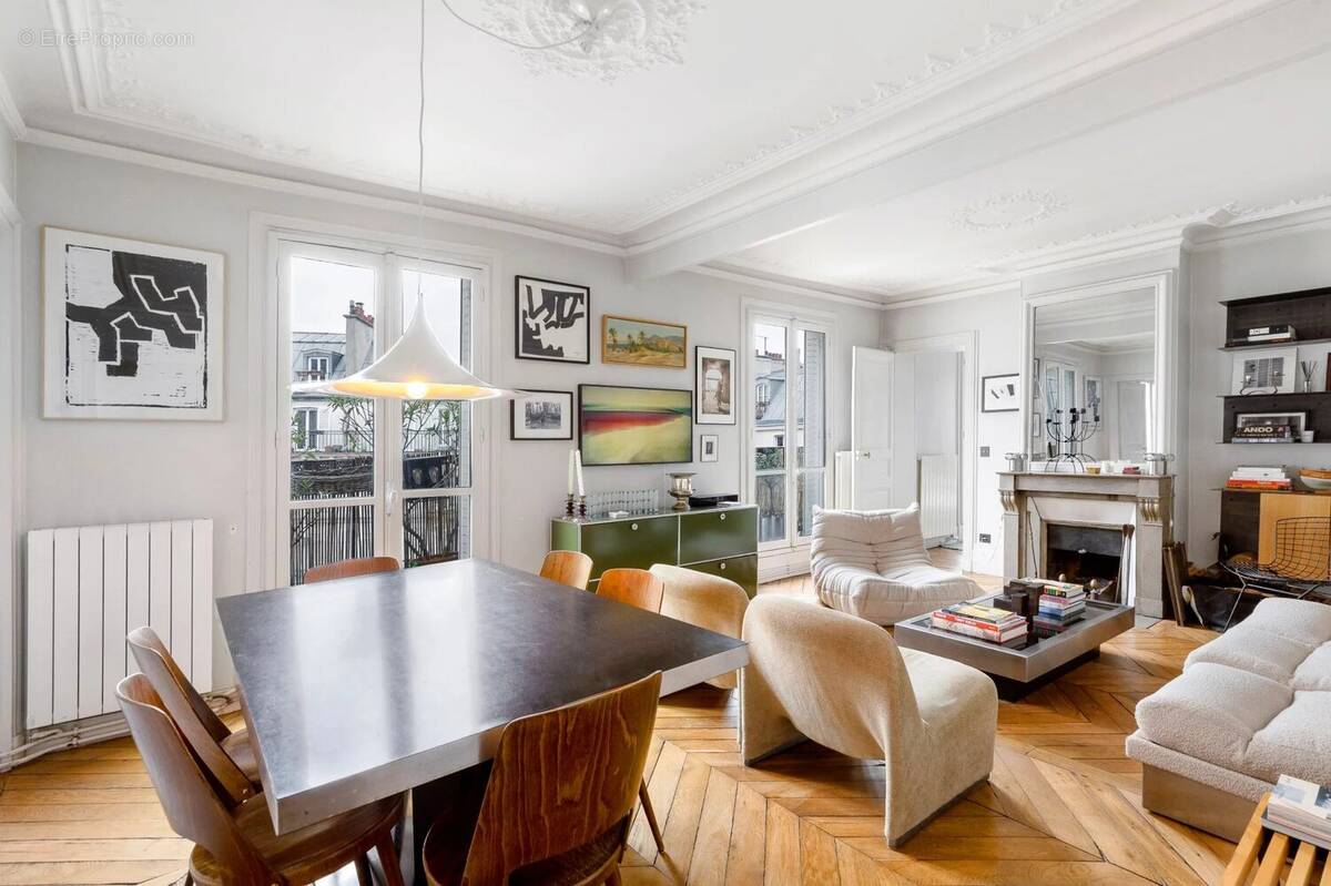 Appartement à PARIS-18E