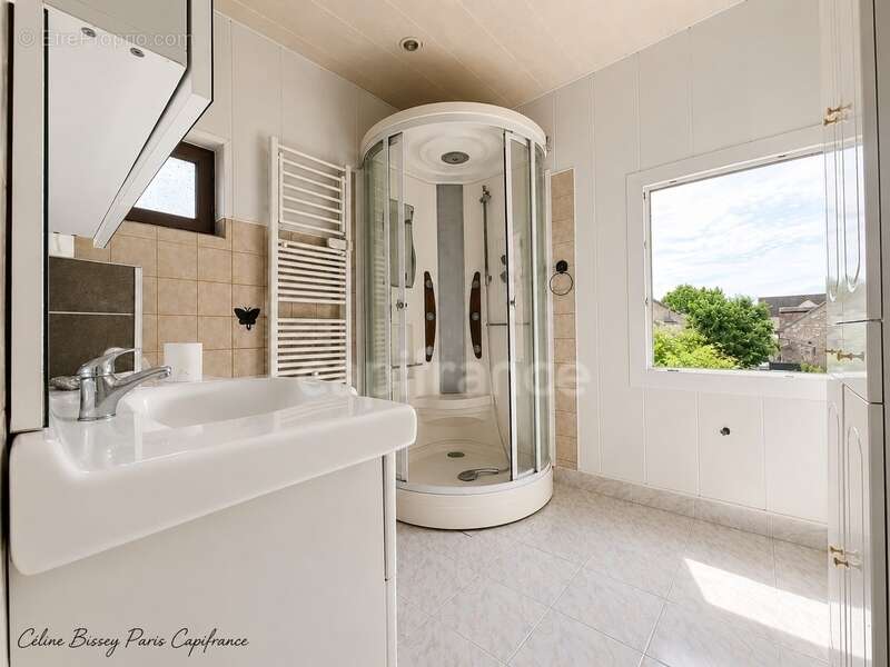 Maison de ville 228M2, 4 chambres, cour et terrasse - photo 6