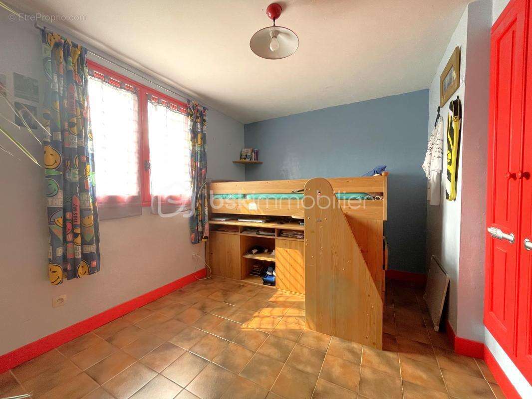 Maison à LES CLAYES-SOUS-BOIS