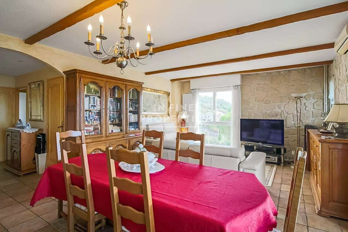 Appartement à LE CANNET