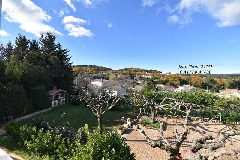 Maison à SAINT-JULIEN-DE-PEYROLAS