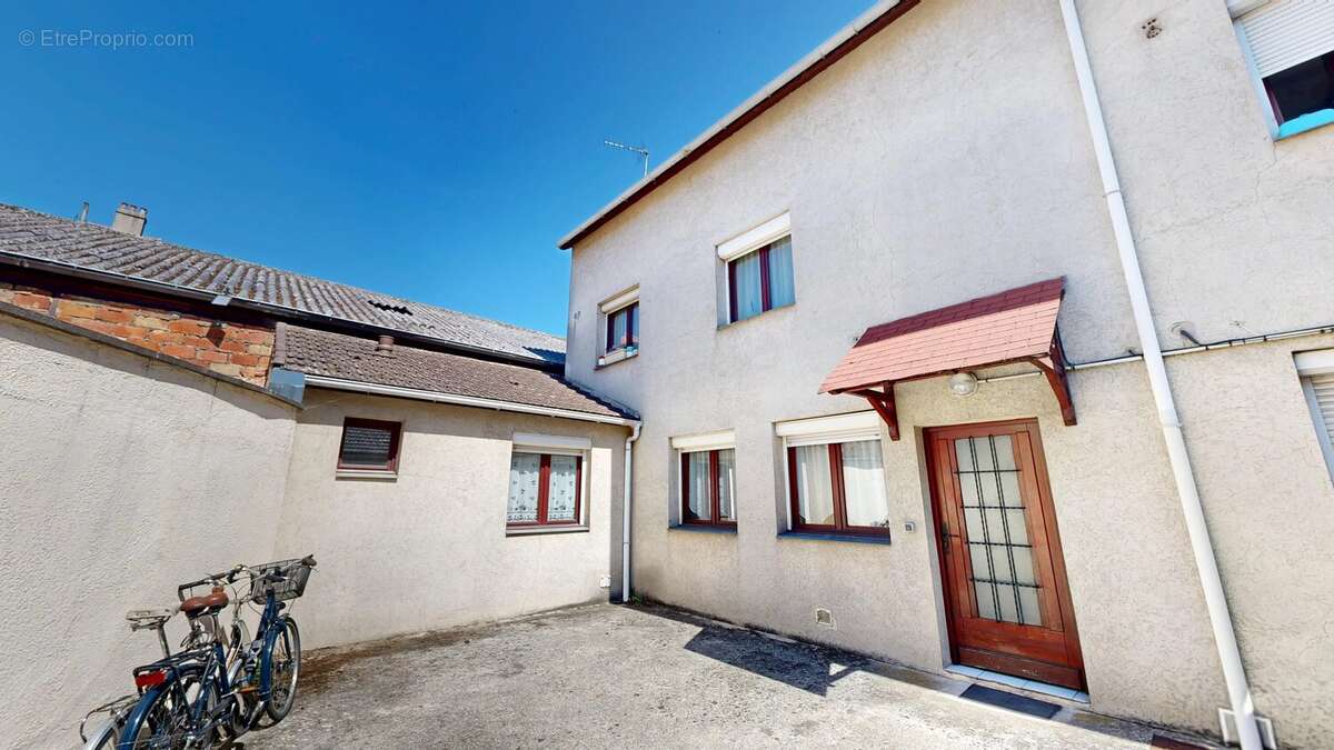 Appartement à LES PAVILLONS-SOUS-BOIS