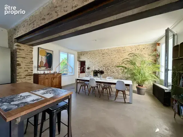 Maison en pierres avec jardin proche des commerces - photo 2