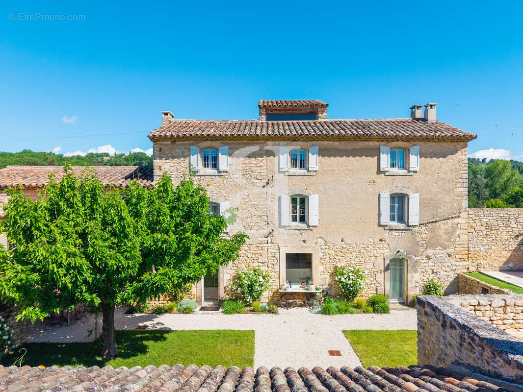 Maison à GORDES