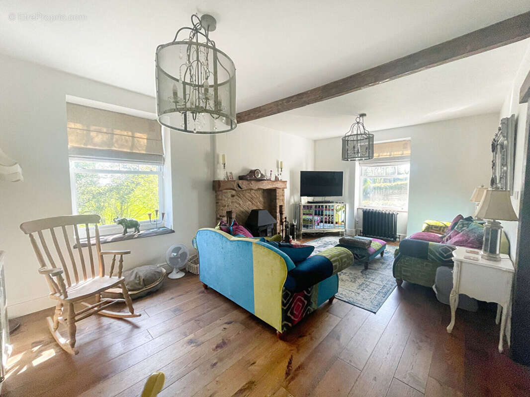 FINISTÈRE: Proche Huelgoat. Belle maison de campagne rénovée avec 3 ch, 2 sdb et jardin. - photo 8