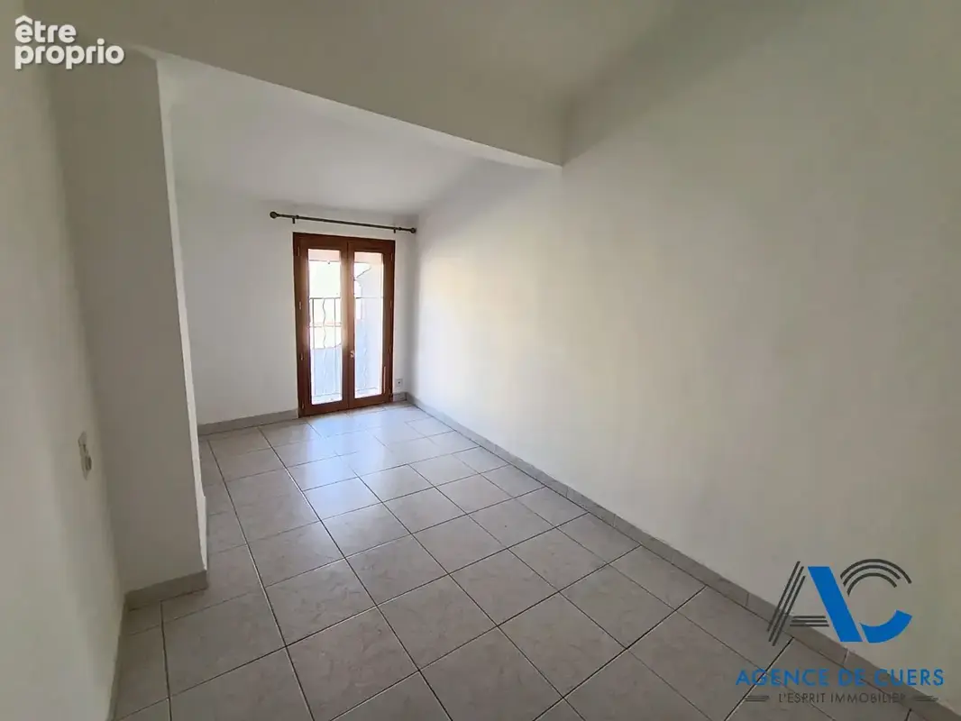 CUERS - Appartement 2 pièces 34 m² - photo 3