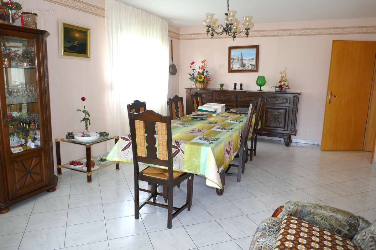Maison des années 2000 de 216 m2 sur terrain de 897 m2 - photo 5