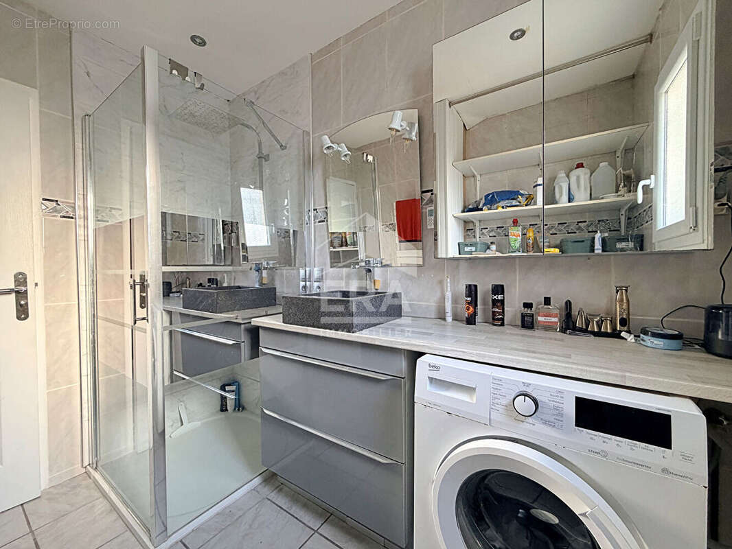 Maison à ROULLET-SAINT-ESTEPHE