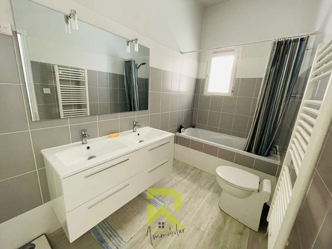 AGDE-Appartement avec vue sur l'Hérault-4 pièces - photo 6