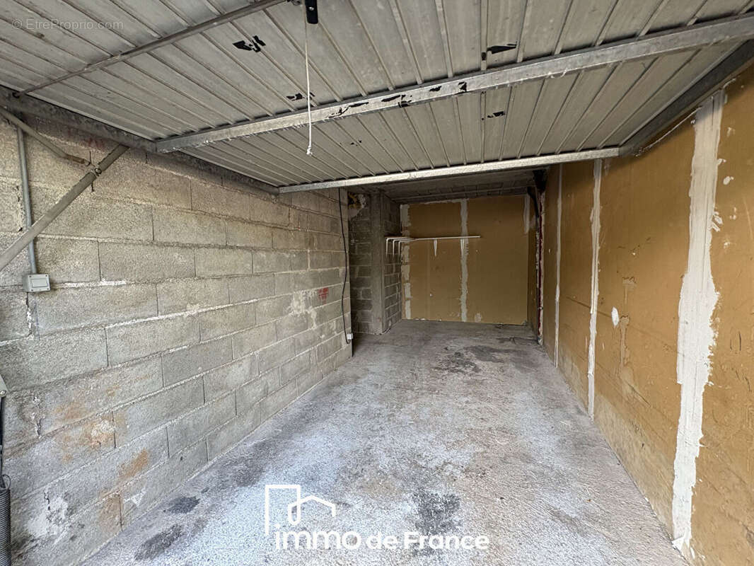 Appartement à ONET-LE-CHATEAU