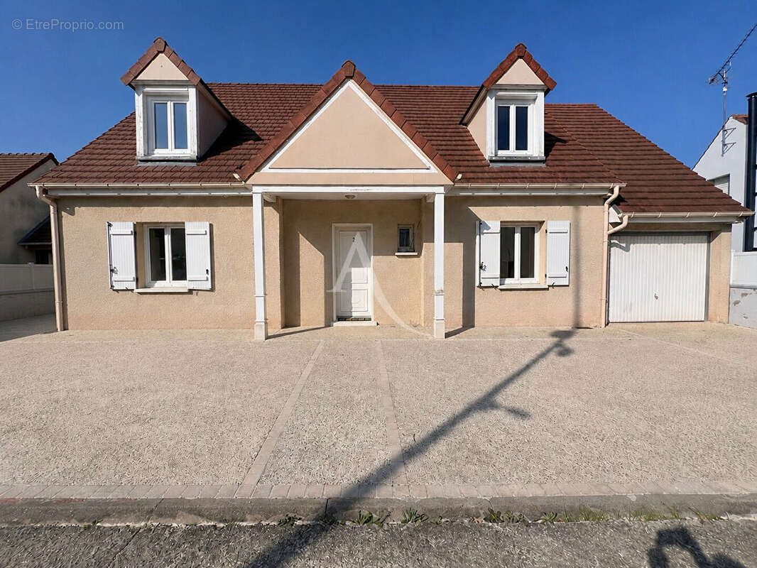 ANNET SUR MARNE : maison familiale individuelle - 7 pièces avec jardin - garage - 3 salles de bains - photo 14