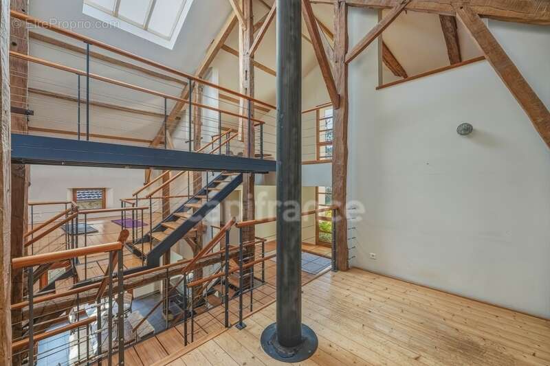 Maison à SAINT-GENIS-POUILLY