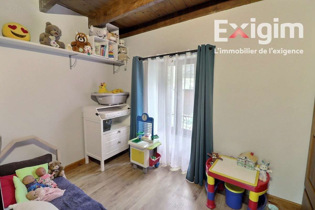 Maison à SAINT-APOLLINAIRE-DE-RIAS