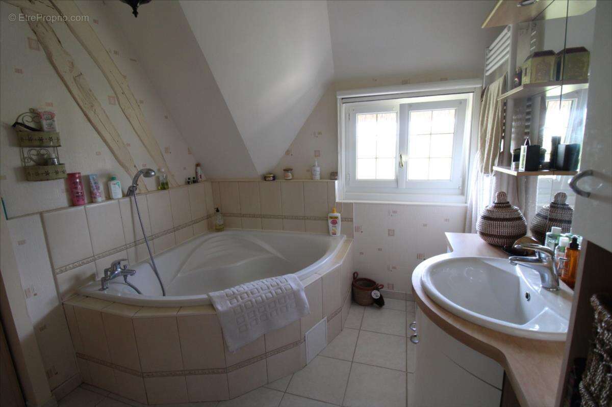 Maison à LA NEUVILLE-CHANT-D&#039;OISEL