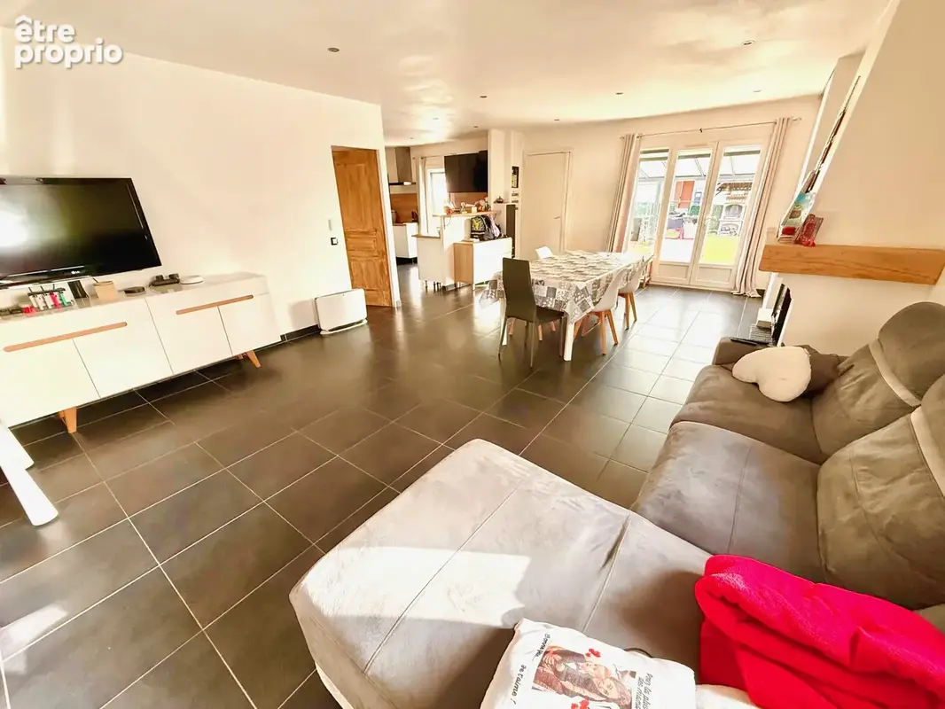 Belle maison de plain-pied de 105m2, garage double, boulodrome et piscine hors-sol - photo 12