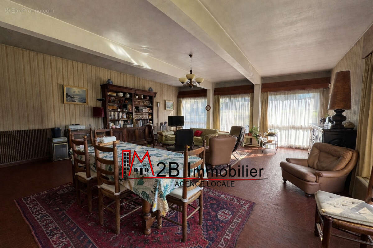 Maison à SAINT-THIBAULT-DES-VIGNES