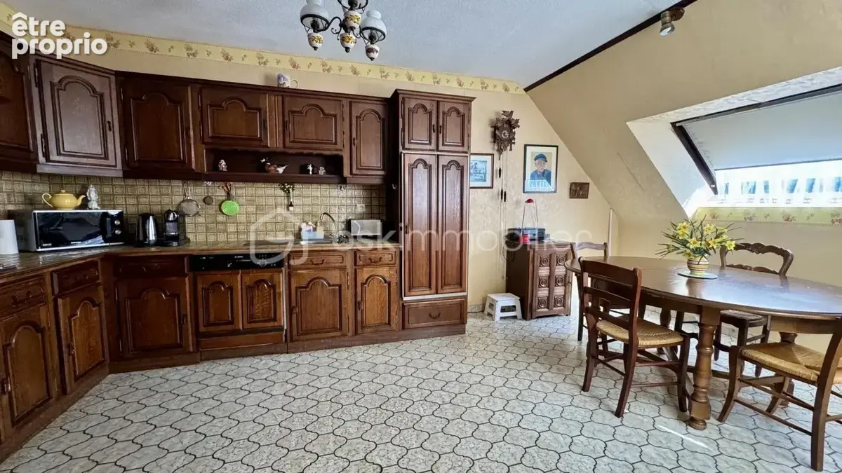 Maison traditionnelle - 5 pièces - 3 chambres + 1 bureau - sous-sol complet - jardin clos et arboré - photo 11