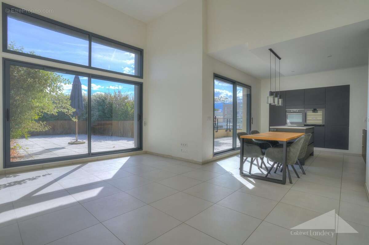 Appartement à FERNEY-VOLTAIRE