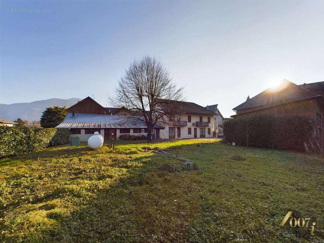 Maison à CHATEAUNEUF