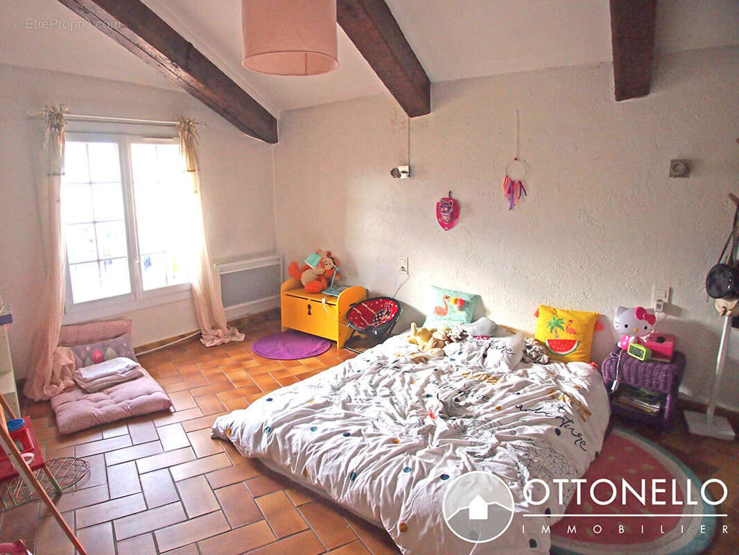 Maison à ROQUEBRUNE-SUR-ARGENS