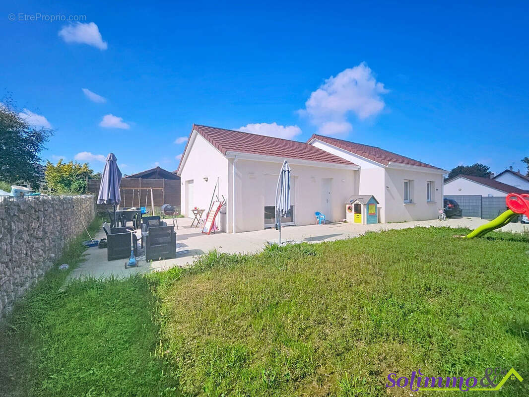 Maison à LES ABRETS