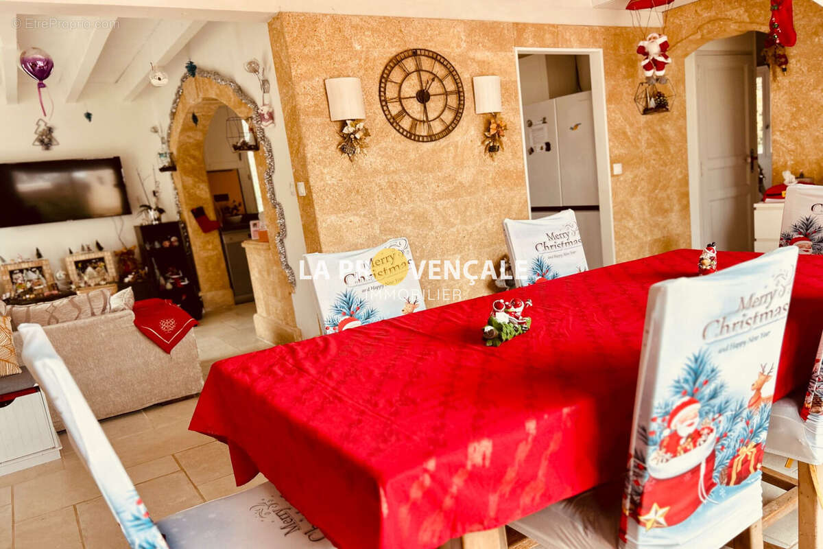 Maison à POURRIERES