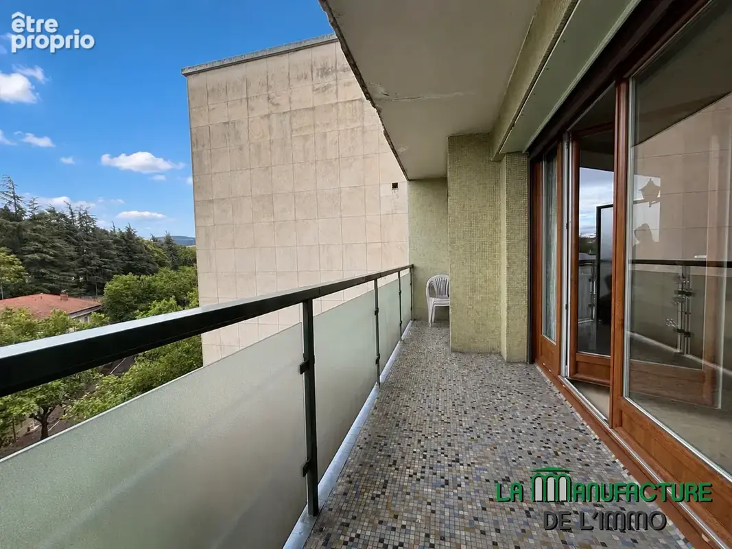 Saint etienne cours gustave nadaud - proche chavanelle - apartement t4 91,03m2 avec 2 grands balcons et cave - photo 3
