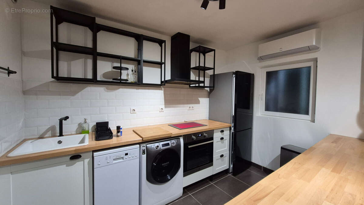 Maison à ENTRAYGUES-SUR-TRUYERE