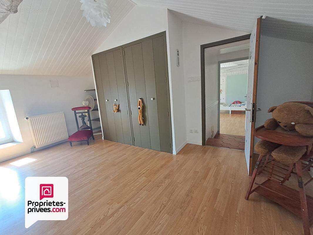 Vaste maison parfait etat de 245 m2 5 chambres  3 garages - photo 12
