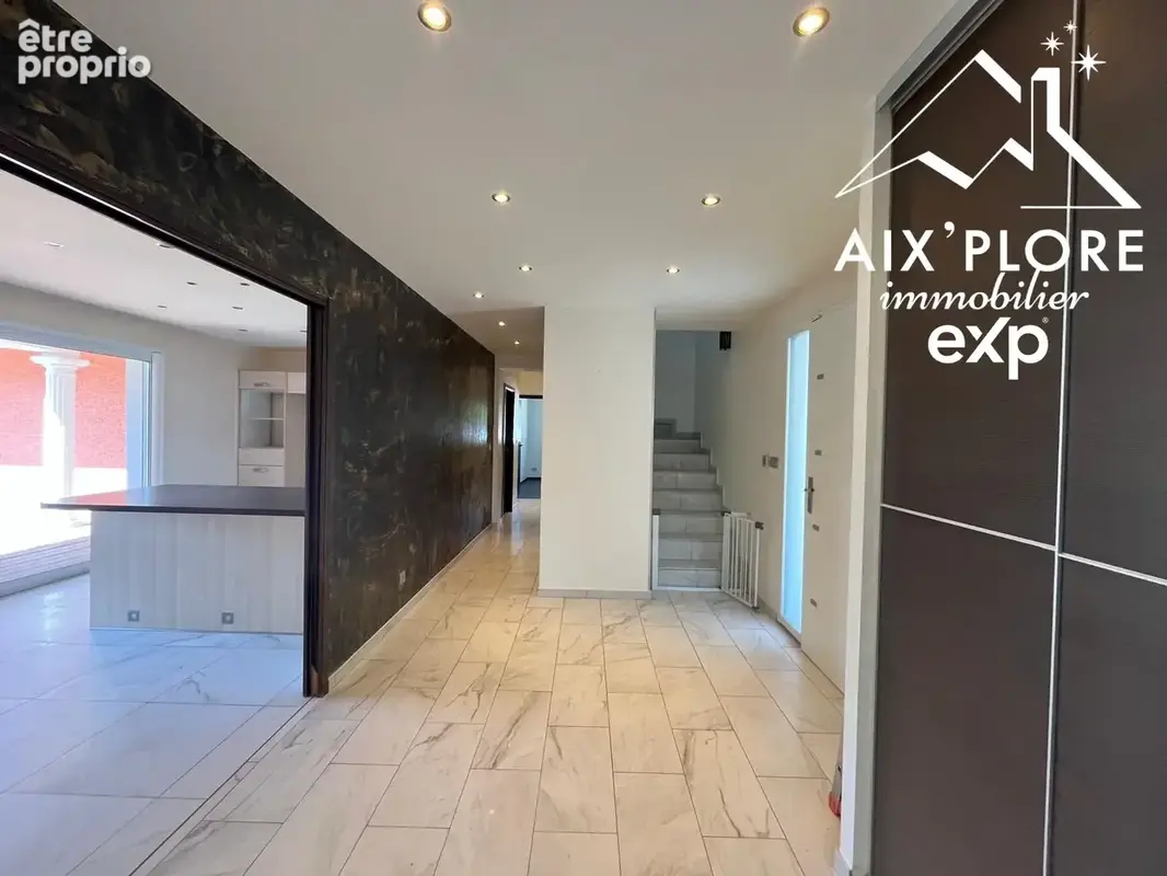 Maison 180 m² à La Tour-Du-Pin  - photo 5