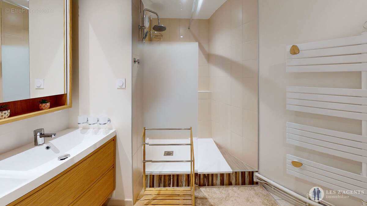 Appartement à SAINT-MARTIN-D'HERES