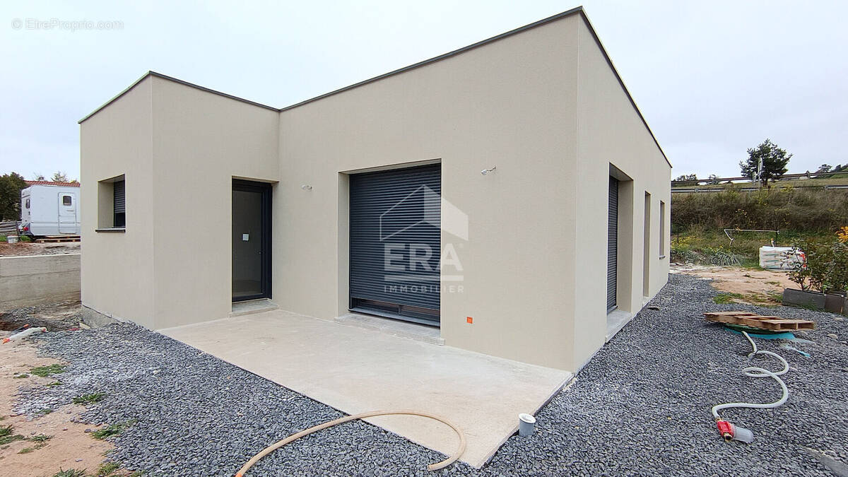 Maison à BRIVES-CHARENSAC