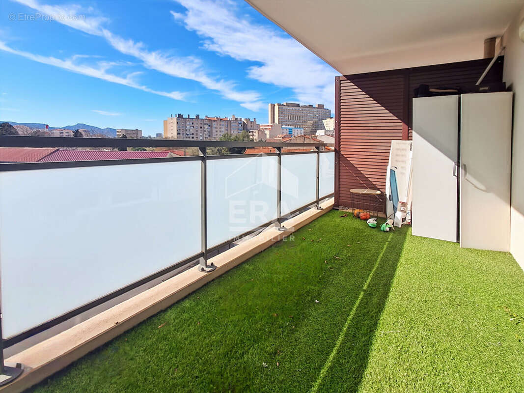 Appartement à MARSEILLE-5E