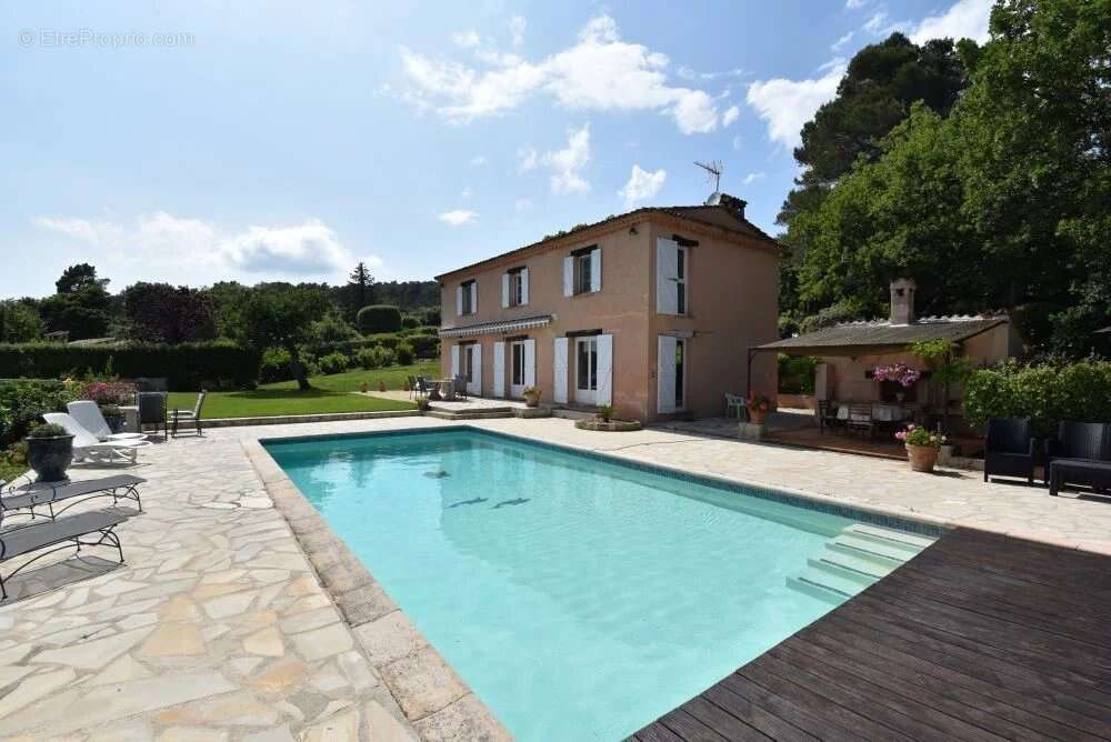 Maison à MONTAUROUX